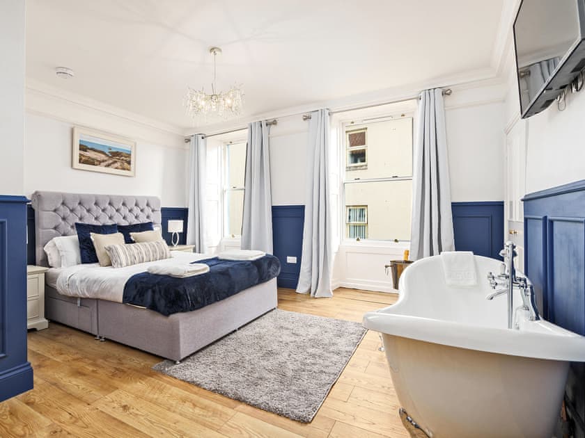 Master bedroom | Clovelly House, Berwick Upon Tweed