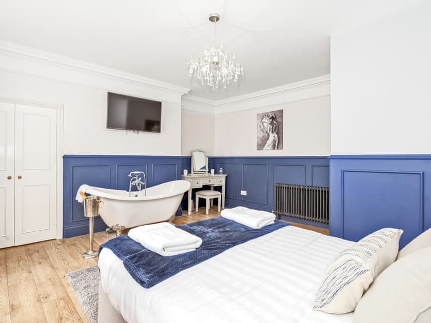 Master bedroom | Clovelly House, Berwick Upon Tweed