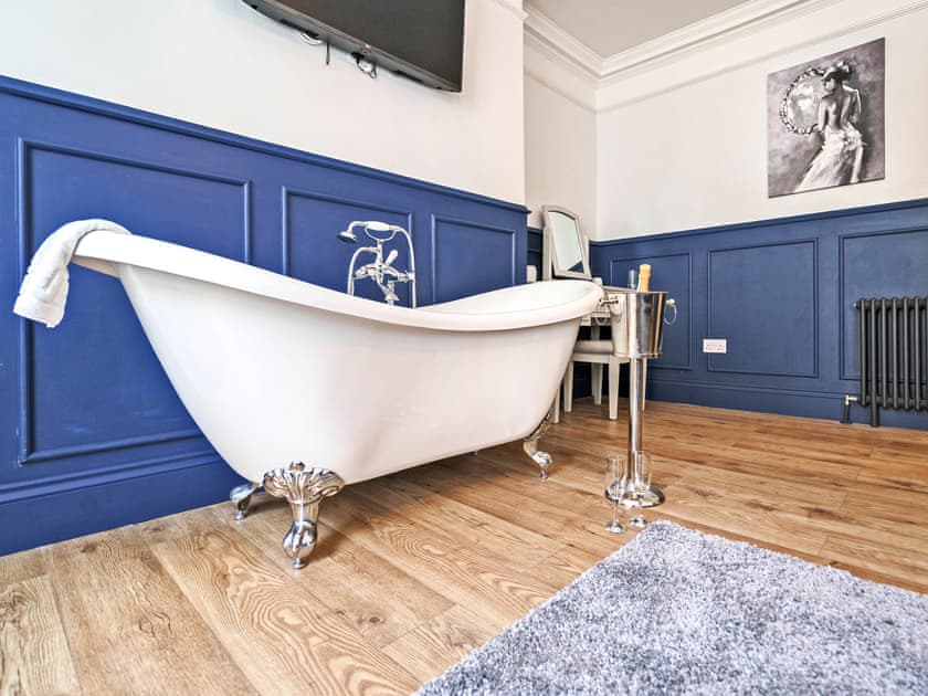 Master bedroom | Clovelly House, Berwick Upon Tweed