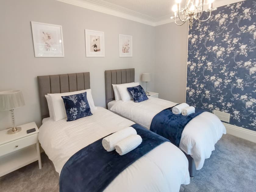  Super king bedroom - zip and link bed can be twin on request | North Lodge Cottage, Chester le Street