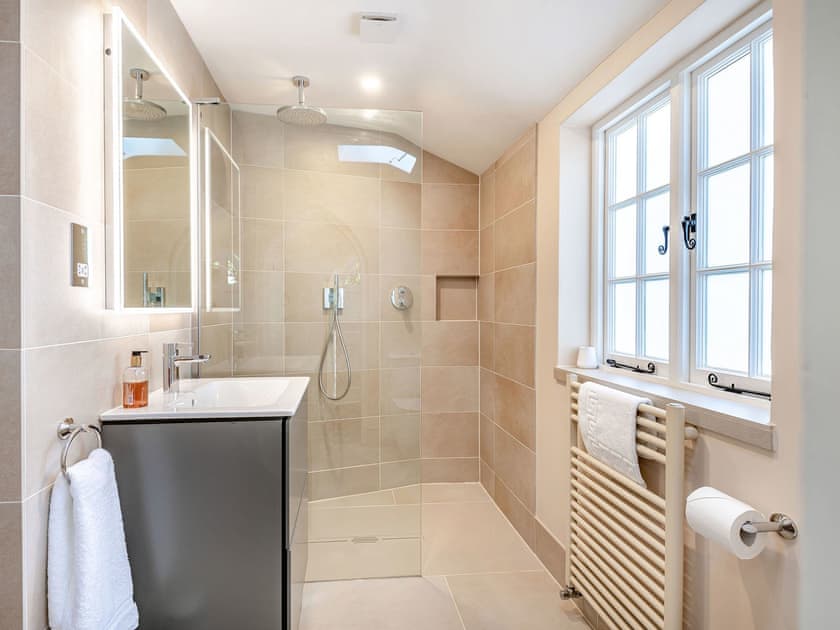 Bathroom | The Manor Lodge, Shepton Mallet