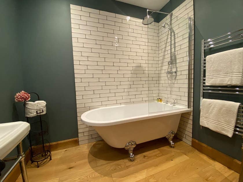 Bathroom | The Granary - Sykelands Cottages, Dalton