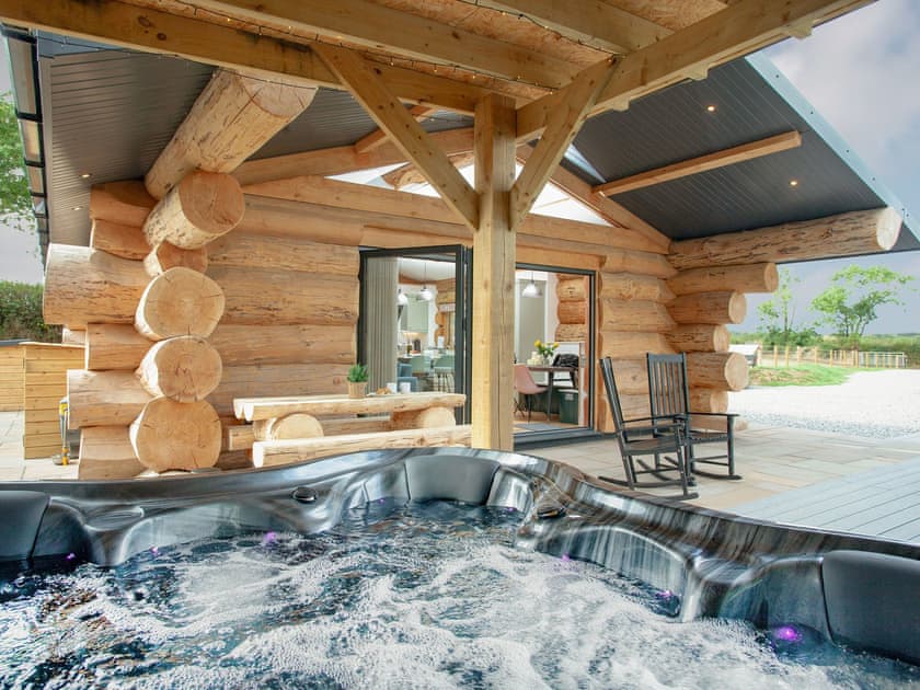 Hot tub | Frankaborough Lodge - Frankaborough, Lifton
