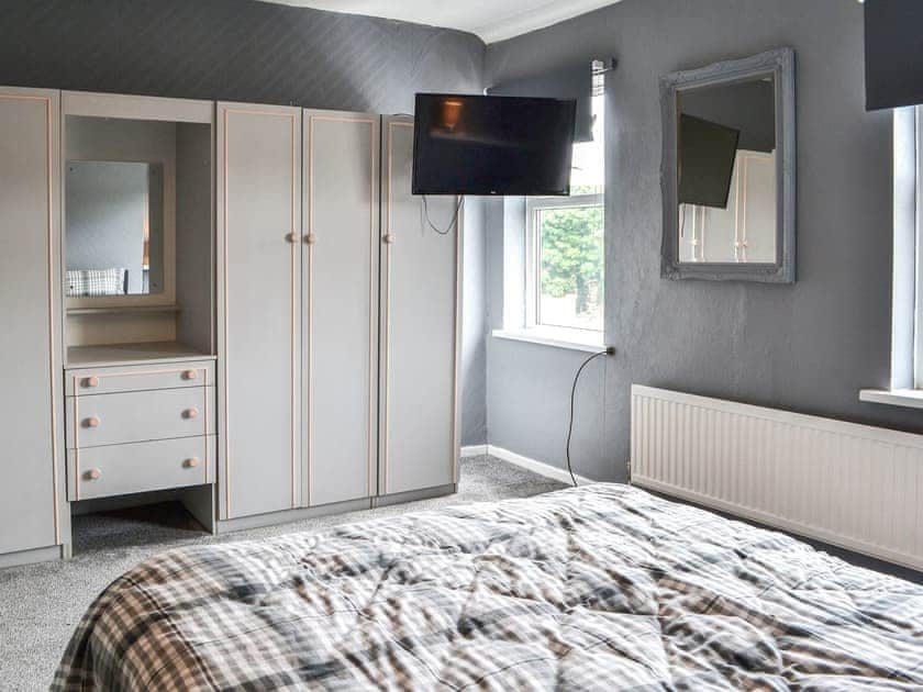 Double bedroom | White Rose Apartment, Bridlington