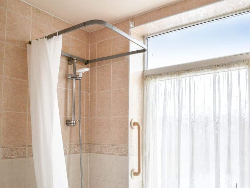 Bathroom | White Rose Apartment, Bridlington
