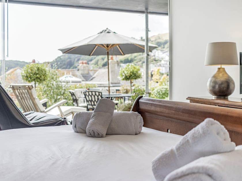 Double bedroom | River Coombe, Dartmouth