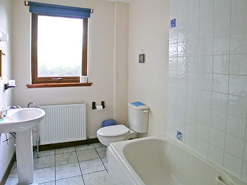 Bathroom | Scobach Lodge, Turriff