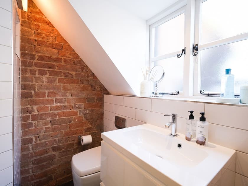 Shower room | Joes Cottage, Bridgnorth