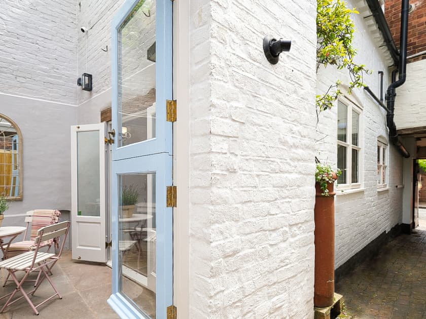Sitting-out-area | Joes Cottage, Bridgnorth
