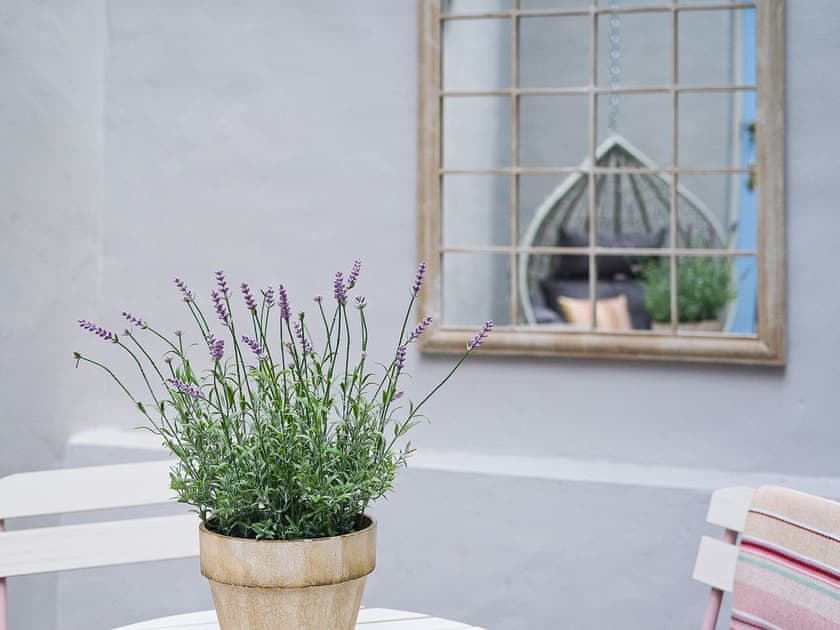 Sitting-out-area | Joes Cottage, Bridgnorth