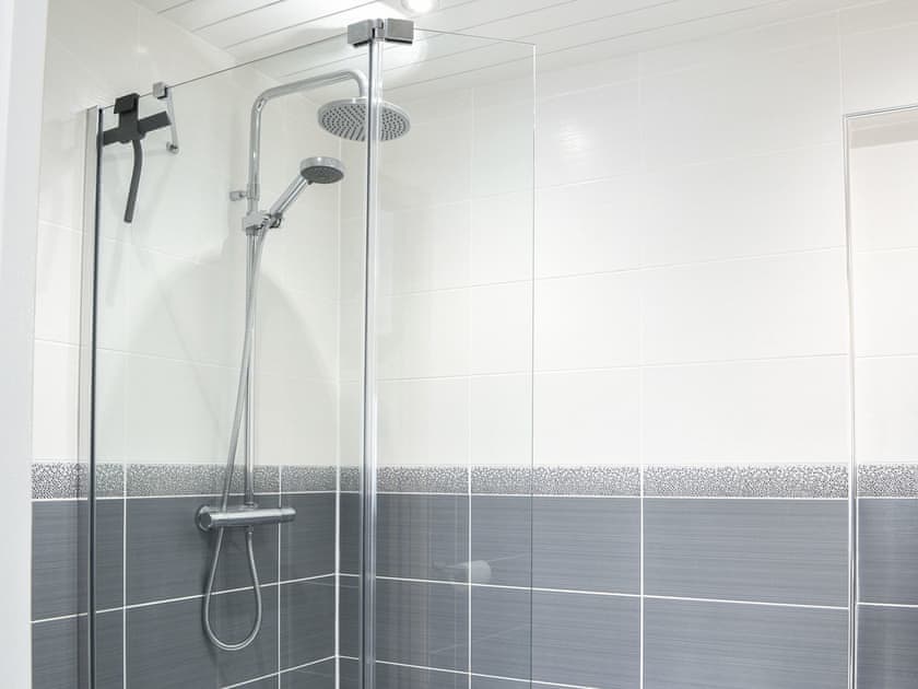 En-suite | The Hen House - East Yorkshire Cottages, Bridlington