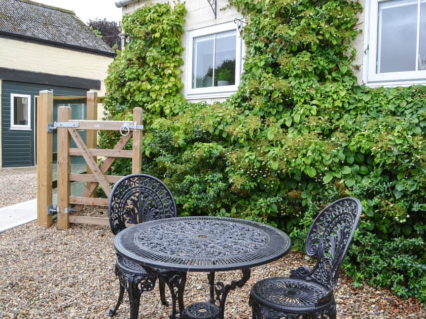 Sitting-out-area | The Hen House - East Yorkshire Cottages, Bridlington