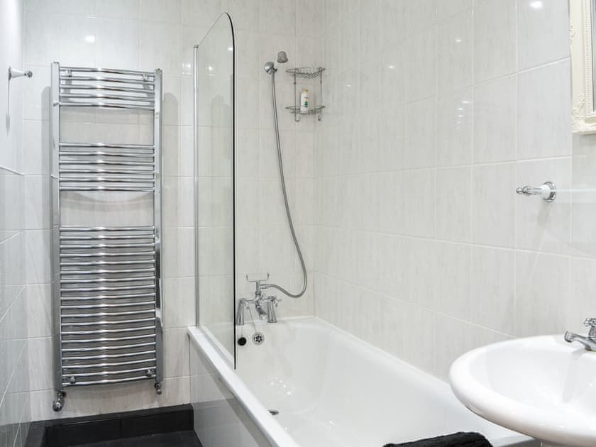 Bathroom | The Sheep Shed - East Yorkshire Cottages, Bridlington