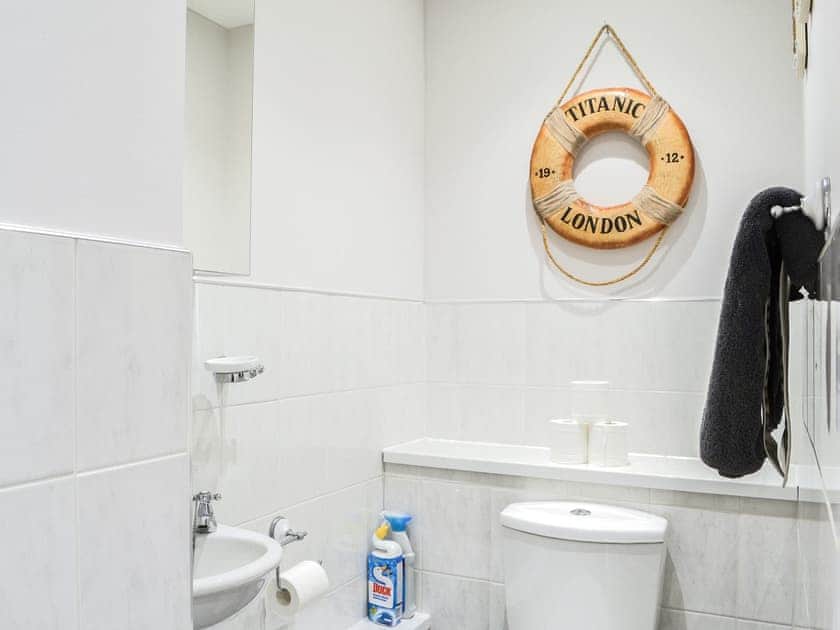 Bathroom | The Sheep Shed - East Yorkshire Cottages, Bridlington