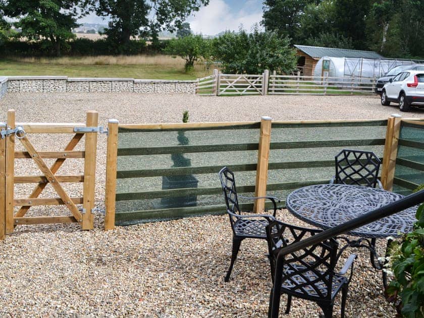 Sitting-out-area | The Sheep Shed - East Yorkshire Cottages, Bridlington