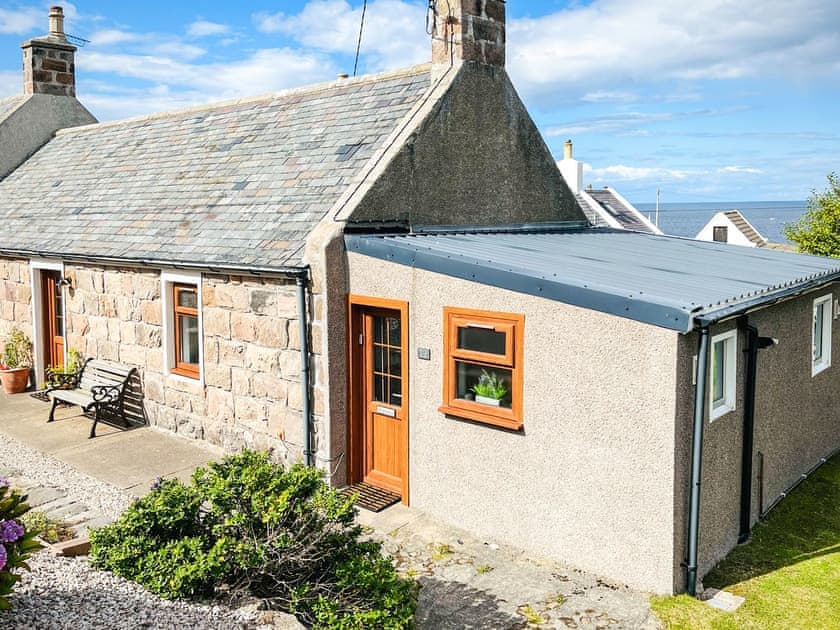 Exterior | Portknockie Escape, Cullen