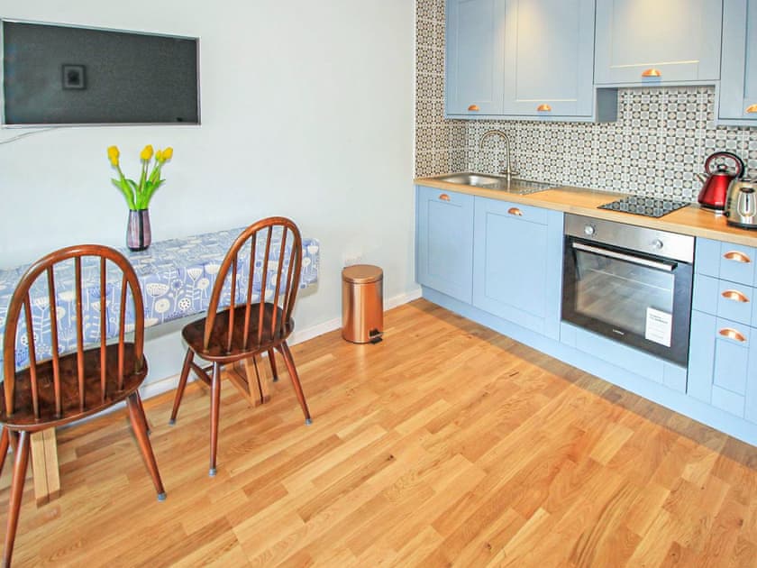 Kitchen/diner | Port View Bach, Porthmadog