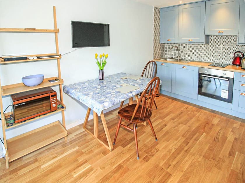 Kitchen/diner | Port View Bach, Porthmadog