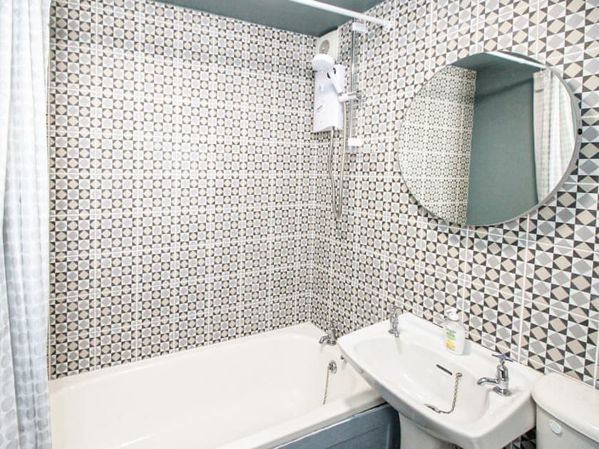 Bathroom | Port View Bach, Porthmadog