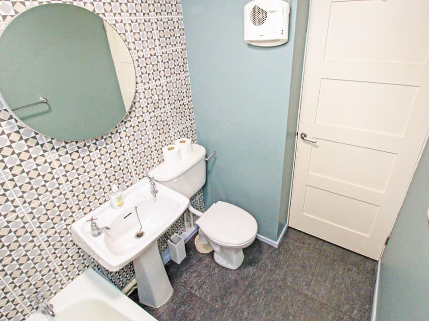 Bathroom | Port View Bach, Porthmadog