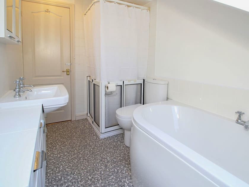 Bathroom | Fisherman Cove, Porthmadog