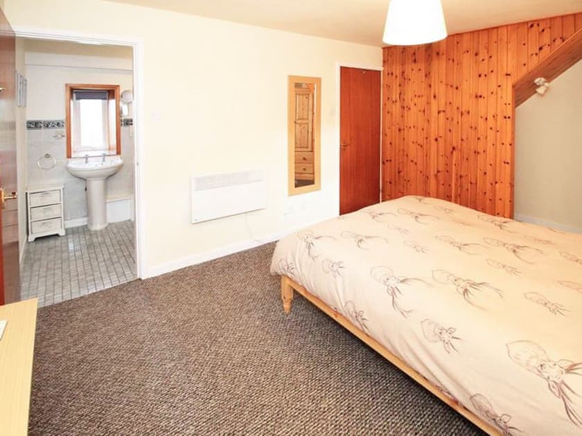Double bedroom | Zig Zag Cottage, Llanllyfni