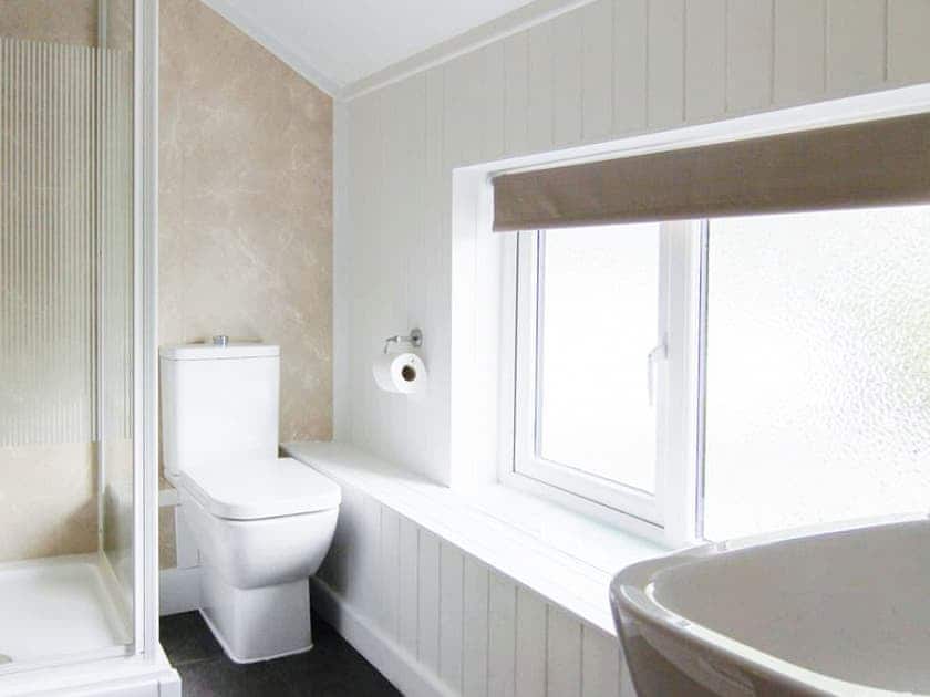Shower room | Zig Zag Cottage, Llanllyfni