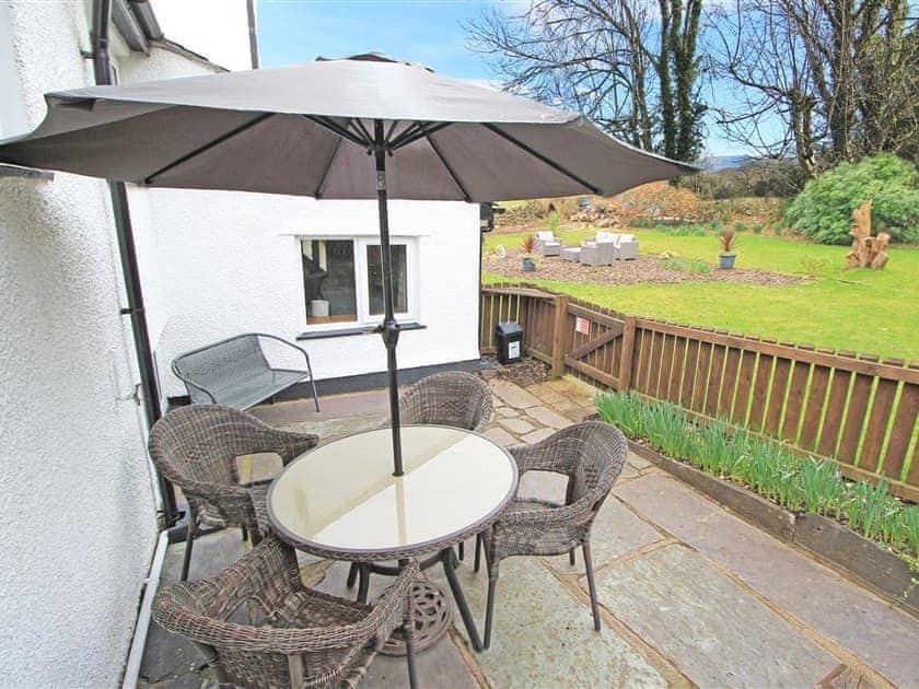Private Patio Area  | Zig Zag Cottage, Llanllyfni