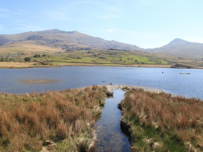 Surrounding area | Zig Zag Cottage, Llanllyfni