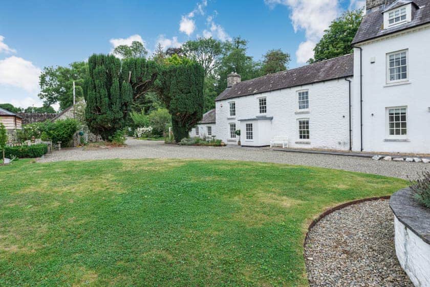 Garden | Ty Glyn Mansion Cottage, Cilau Aeron, near Aberaeron
