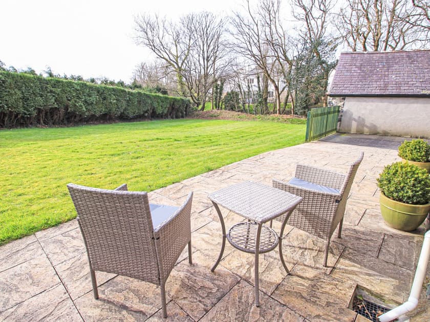 Sitting-out-area | Country Escape, Chwilog