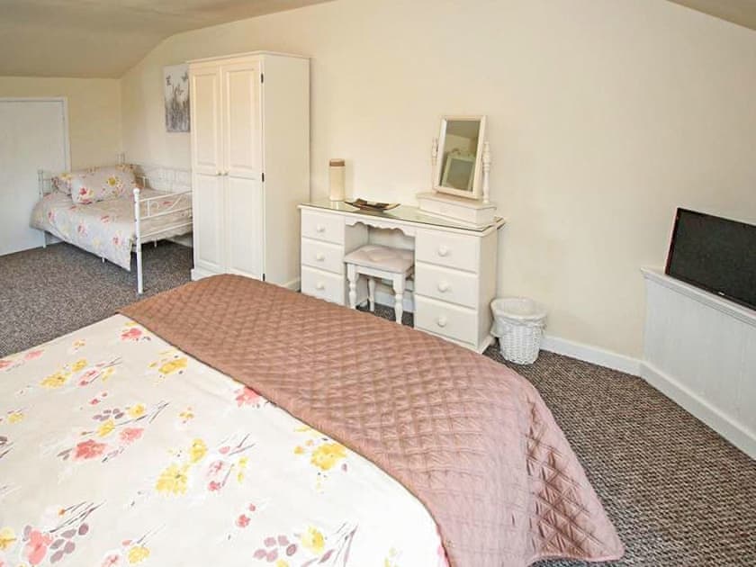 Double bedroom | Dowlais, Llanllyfni, near Caernarfon