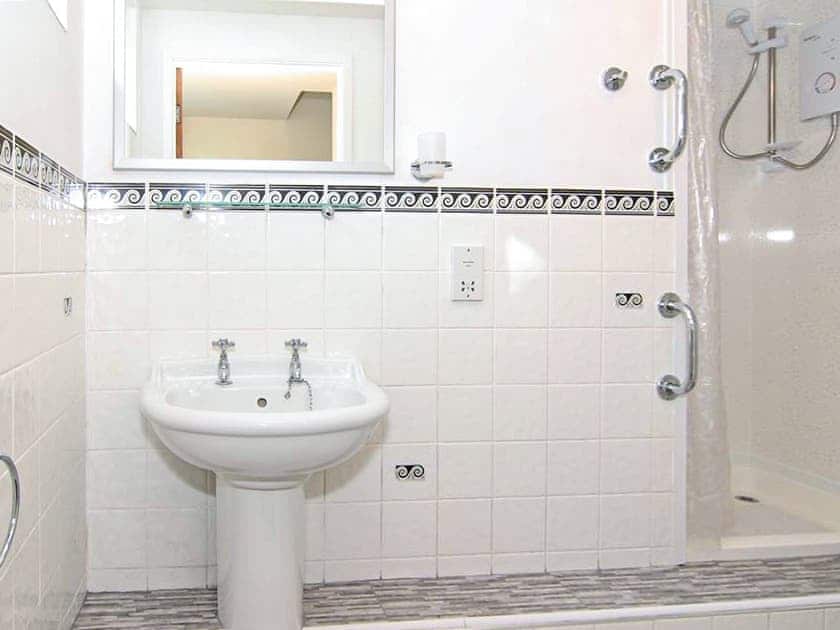 Shower room | Dowlais, Llanllyfni, near Caernarfon