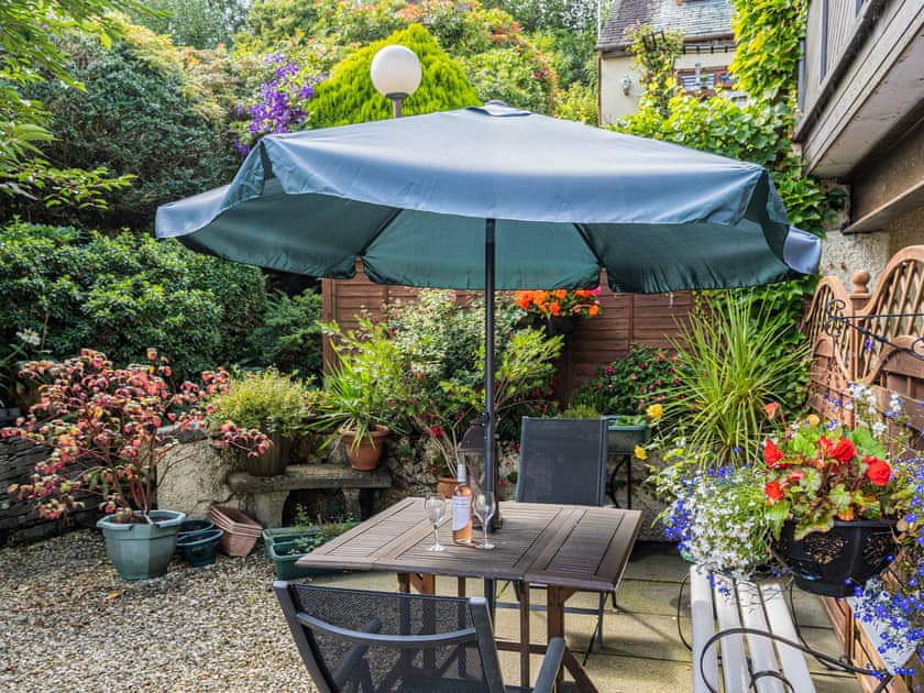 Sitting-out-area | Yewdale Crags Apartment, Coniston