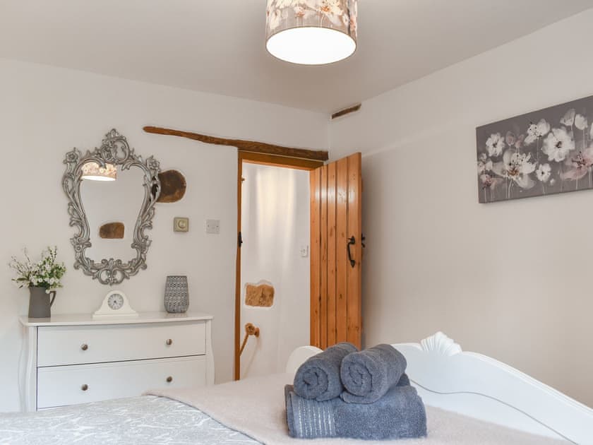 Double bedroom | Gem Cottage, Longnor, Near Buxton
