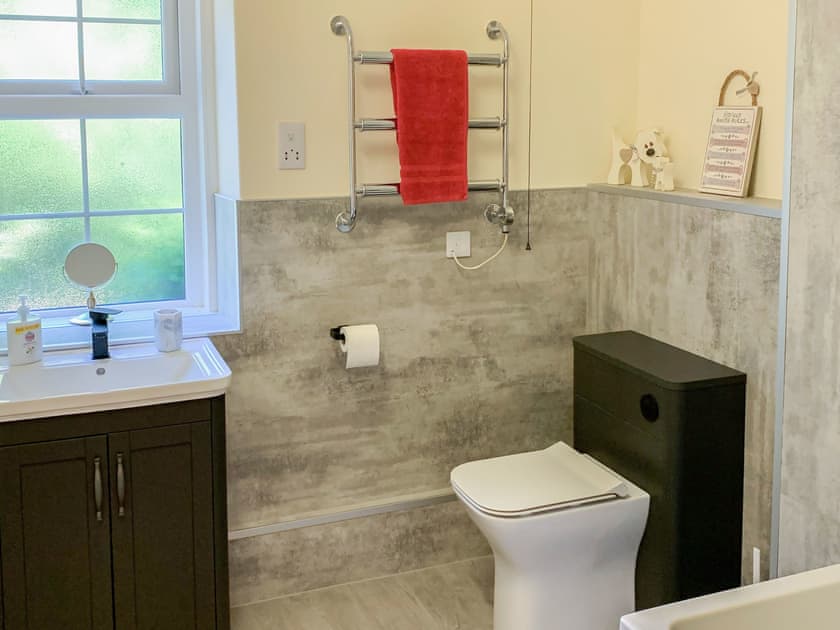 Main bathroom | Milnhead Cottage, Dumfries