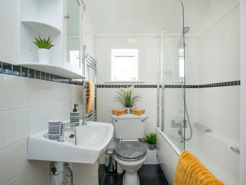 Bathroom | Boslowick Stay, Falmouth