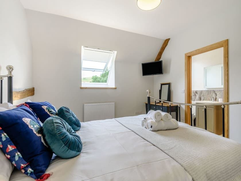 Double bedroom | Penshenkin Barn, New Radnor, near Presteigne