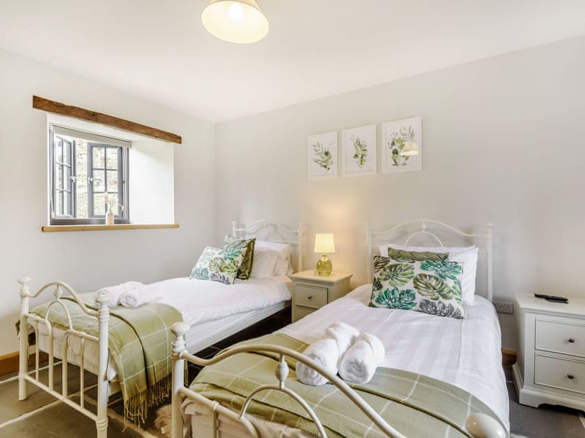 Twin bedroom | Penshenkin Barn, New Radnor, near Presteigne