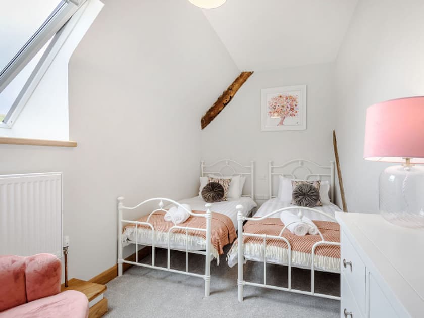 Twin bedroom | Penshenkin Barn, New Radnor, near Presteigne