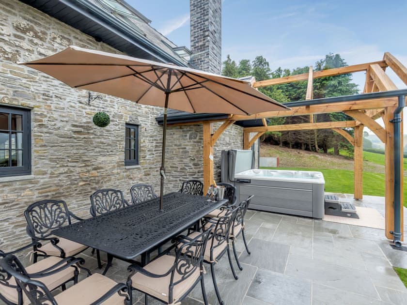 Sitting-out-area | Penshenkin Barn, New Radnor, near Presteigne