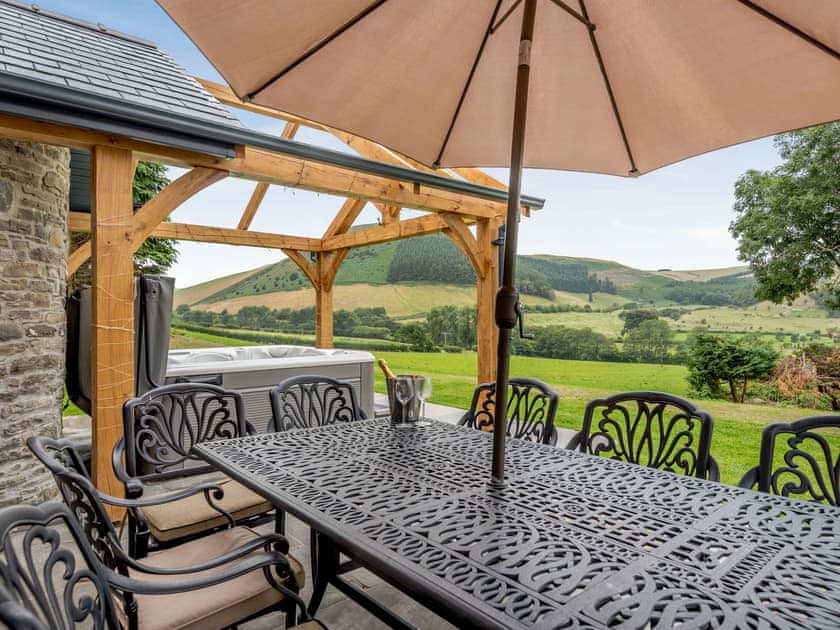 Sitting-out-area | Penshenkin Barn, New Radnor, near Presteigne