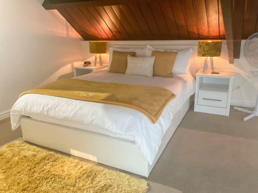 Double bedroom | Robin’s Nest, Edwinstowe, near Mansfield