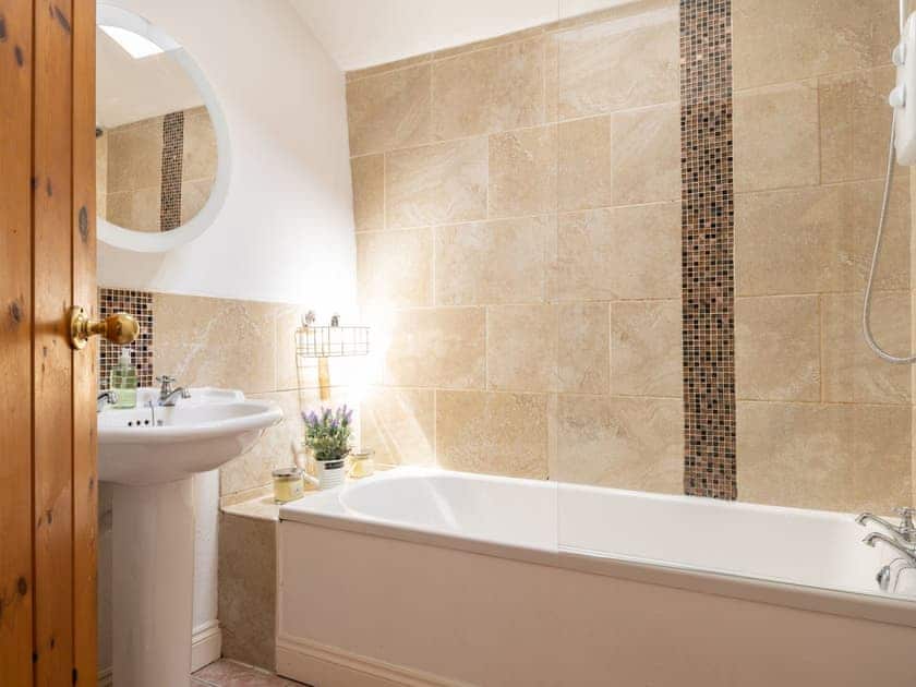 Bathroom | Granary - Tunstead Cottages, Tunstead
