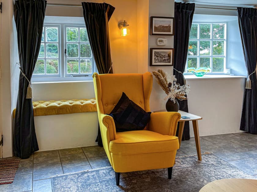 Living room/dining room | Winkle Cottage, Calbourne