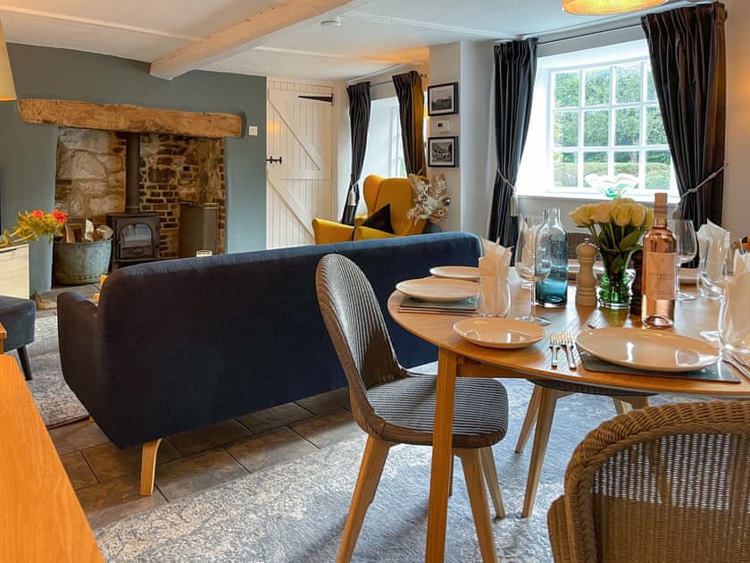 Living room/dining room | Winkle Cottage, Calbourne