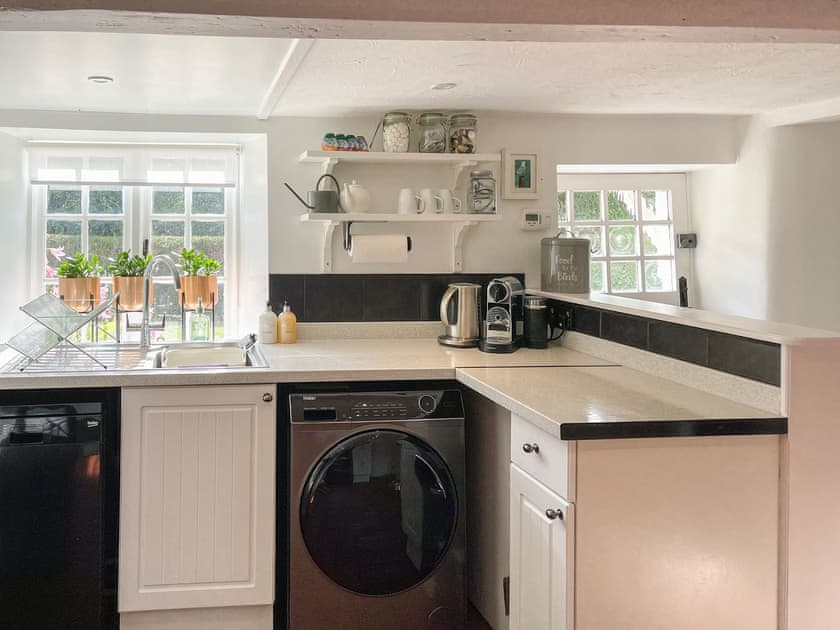 Kitchen | Winkle Cottage, Calbourne