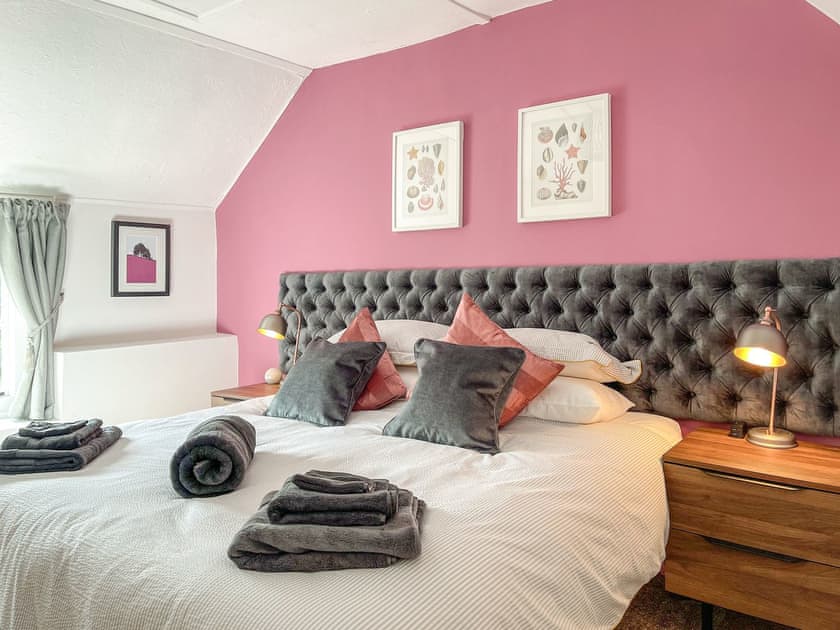 Double bedroom | Winkle Cottage, Calbourne