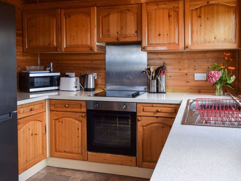 Kitchen | Catkin Lodge - Lunga Estate Lodges, Craobh Haven