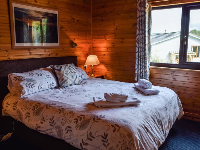 Double bedroom | Catkin Lodge - Lunga Estate Lodges, Craobh Haven